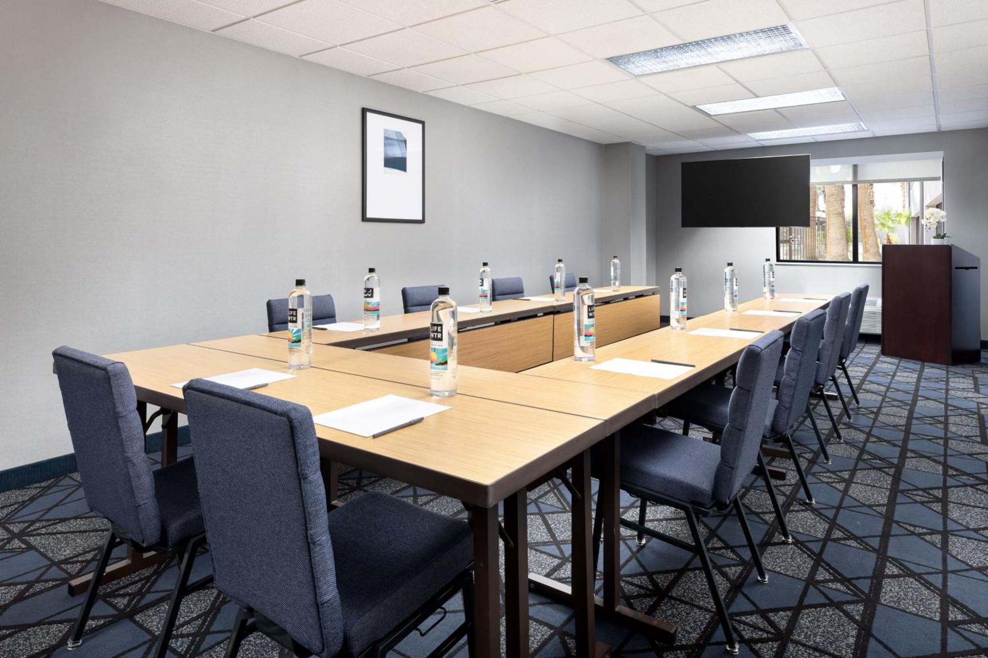 Courtyard By Marriott Las Vegas Stadium Area Exterior foto